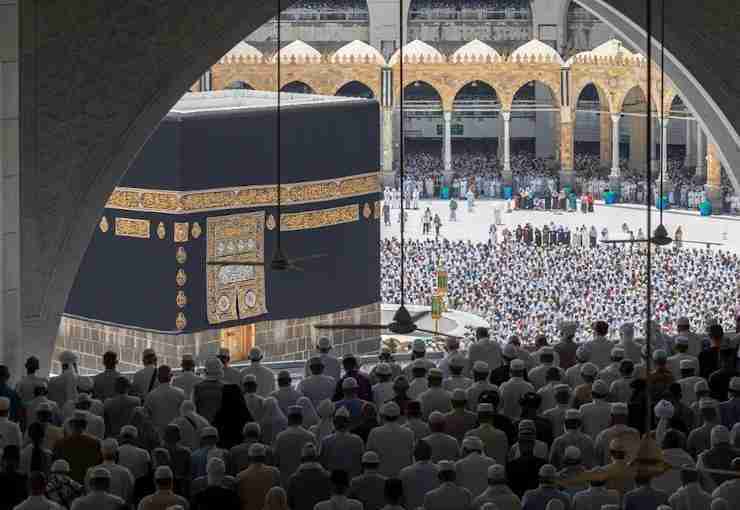 Saudi Arabia Urges Muslims To Defer Hajj Plans - The Halal Times